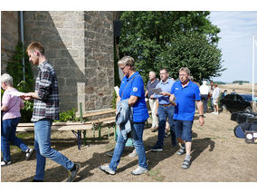 Feier des Mährisch-Neustädter Wachsstockfestes an der Weingartenkapelle (Foto: Karl-Franz Thiede)